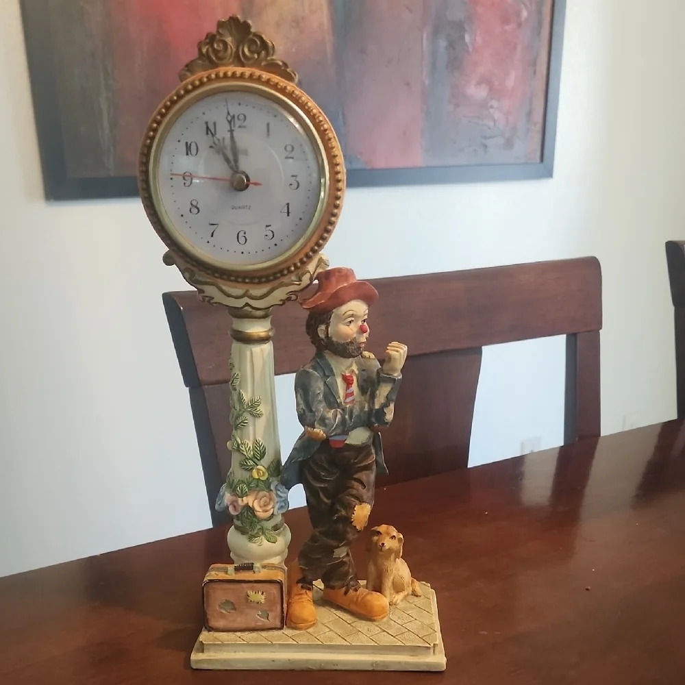 Vintage Crosa Quartz Clown Figurine Mantle Clock Shelf Decor